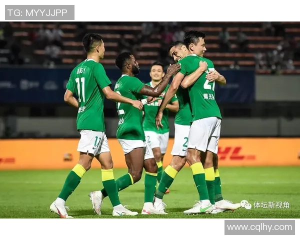 成都足球队强势领跑联赛积分榜51分优势彰显球队实力与潜力